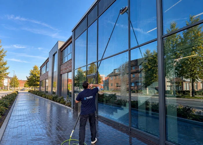 Fensterreinigung in Lübeck – NordKlar Gebäudereinigung
